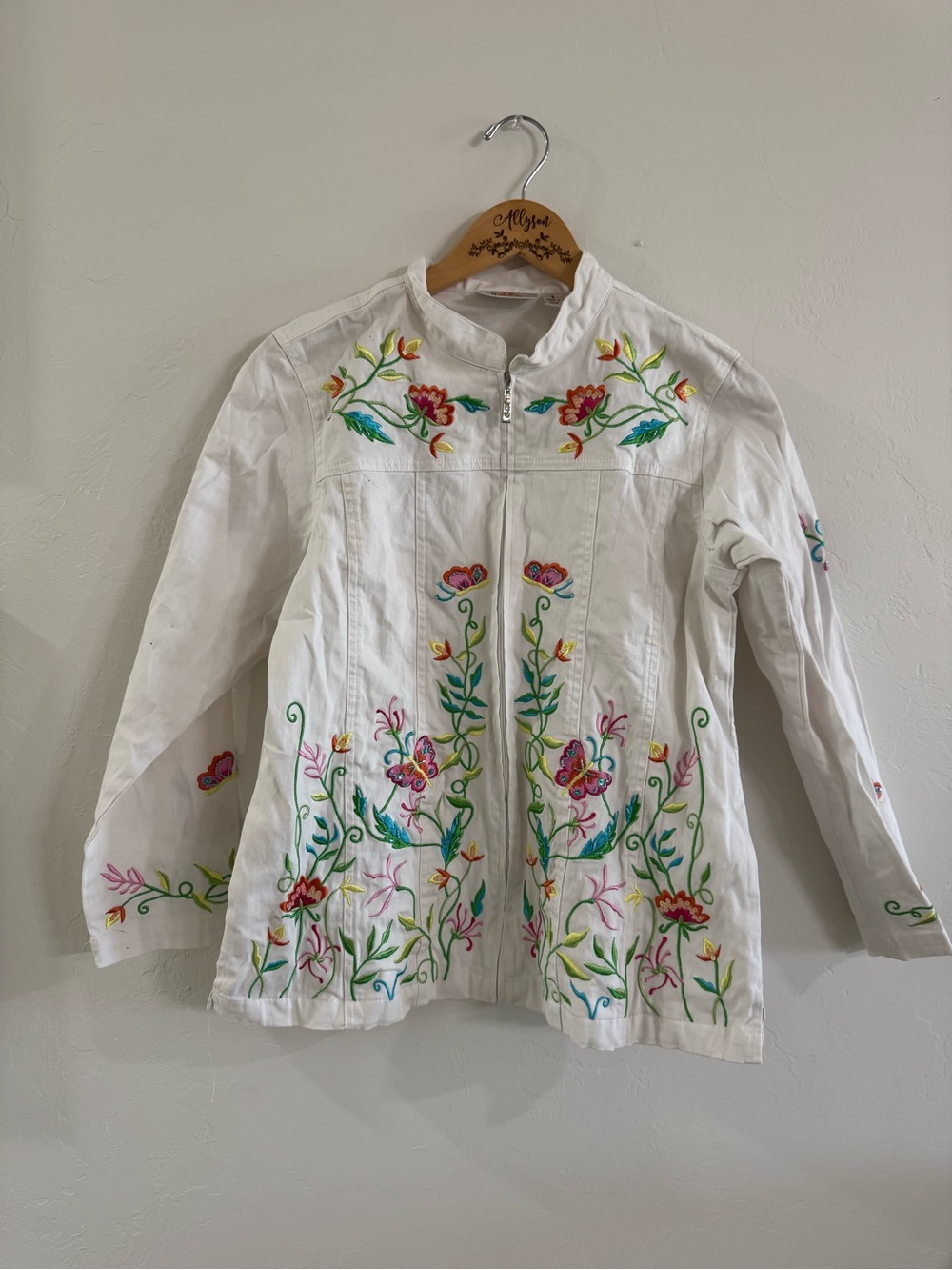 Quacker Factory White Denim Jacket S Embroidered Floral Butterfly Zip Up